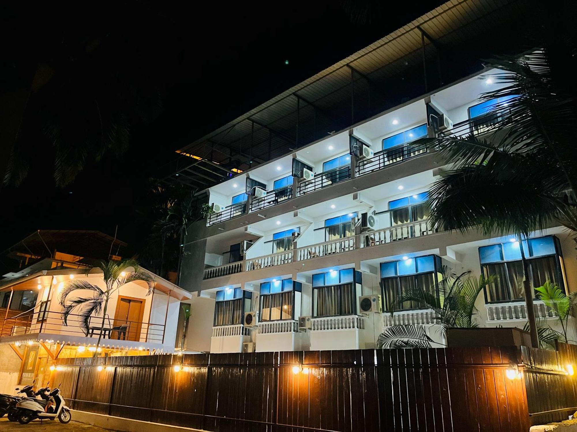 Hotel Pleasure Inn Near Turtle Beach Morjim Manage By Ld Group Of Hospitality Eksteriør bilde