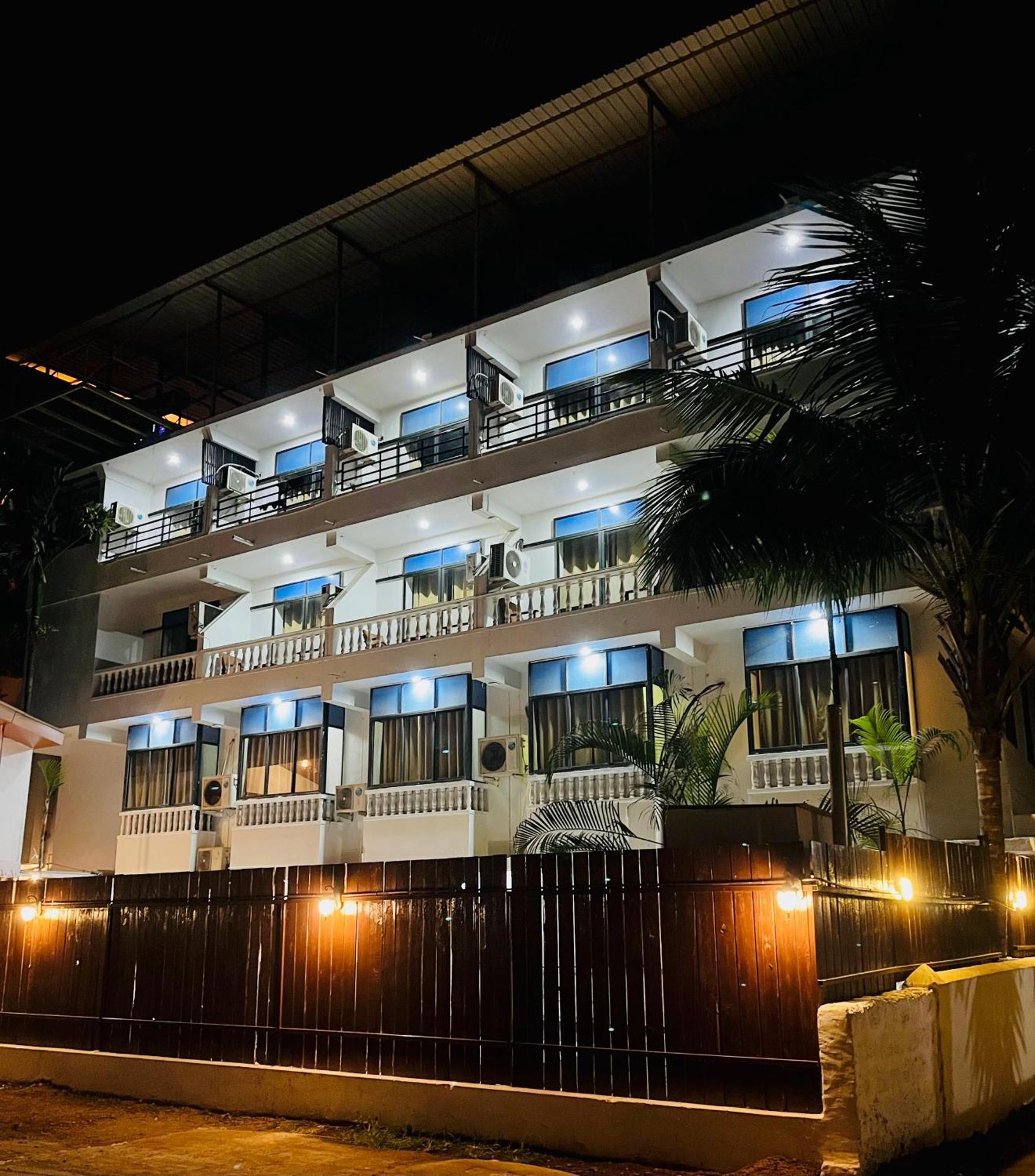 Hotel Pleasure Inn Near Turtle Beach Morjim Manage By Ld Group Of Hospitality Eksteriør bilde