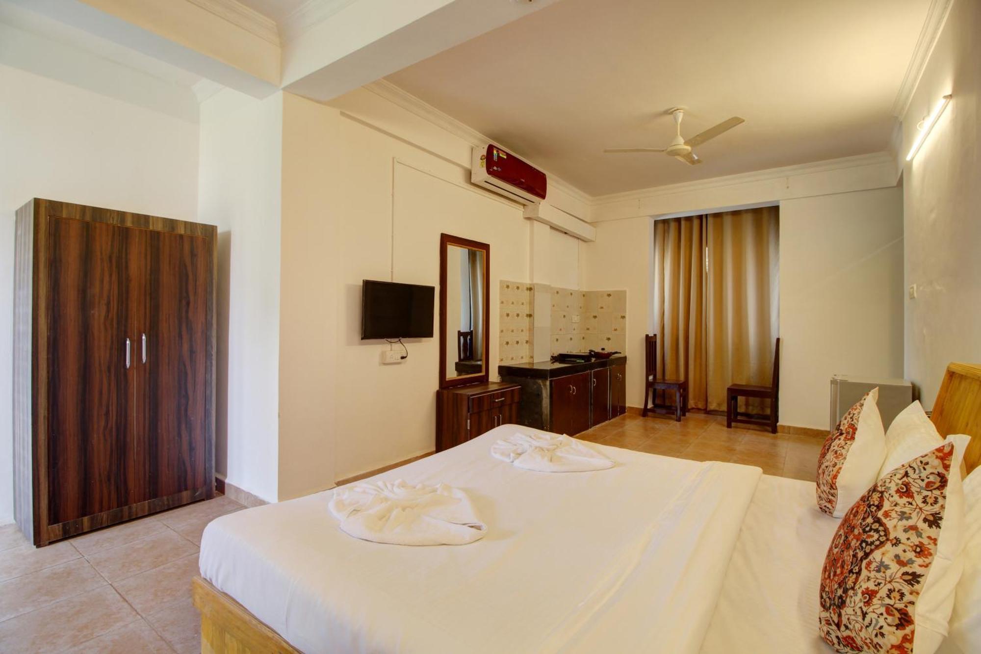 Hotel Pleasure Inn Near Turtle Beach Morjim Manage By Ld Group Of Hospitality Eksteriør bilde